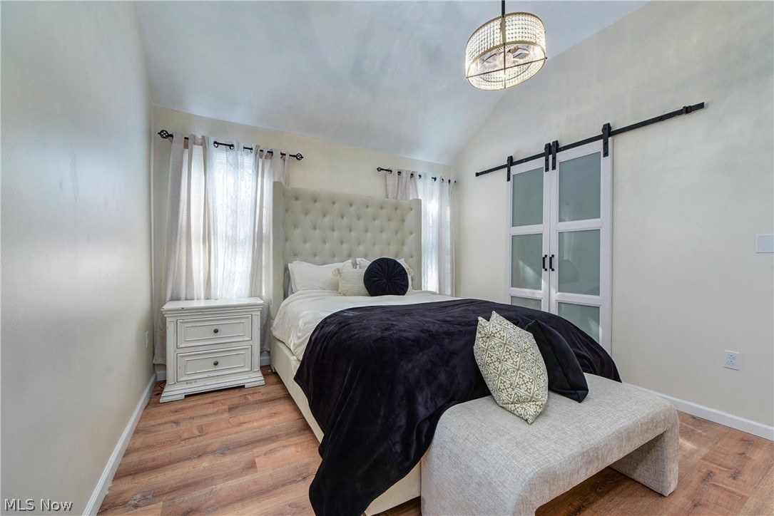 924 Greyton Cleveland Heights OH 44112