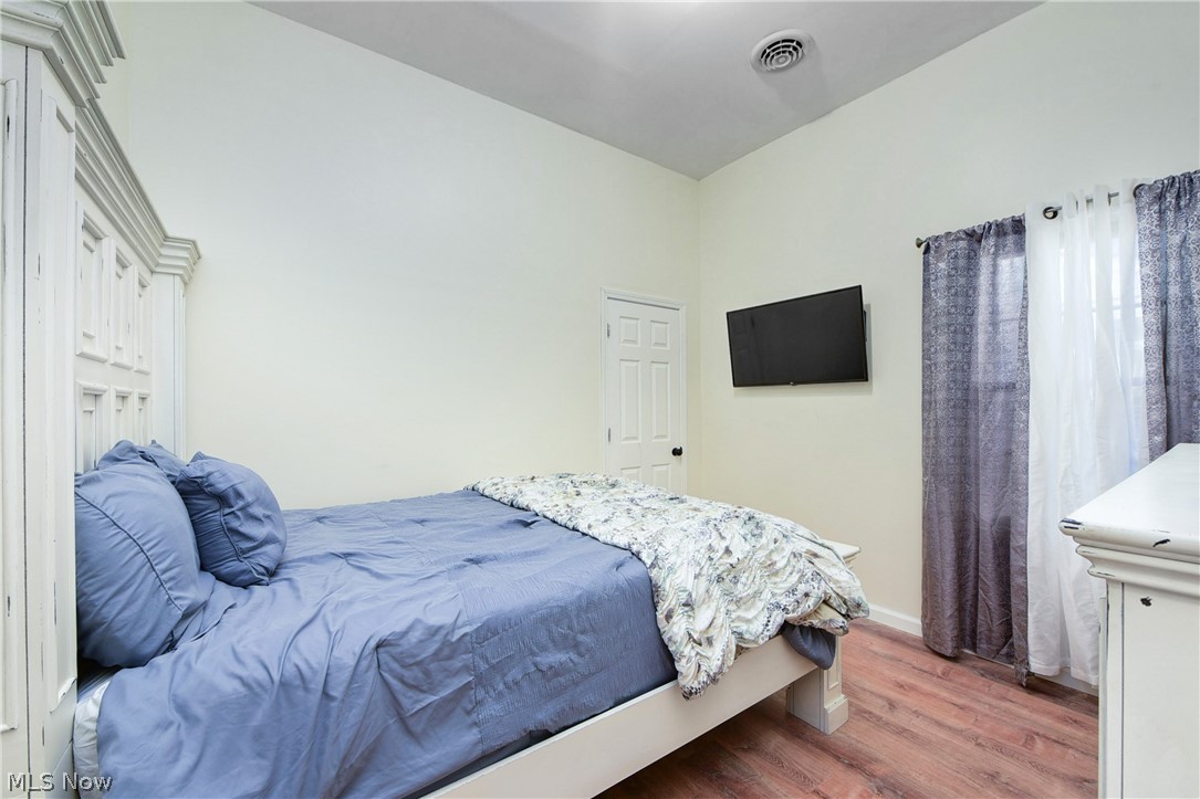924 Greyton Cleveland Heights OH 44112