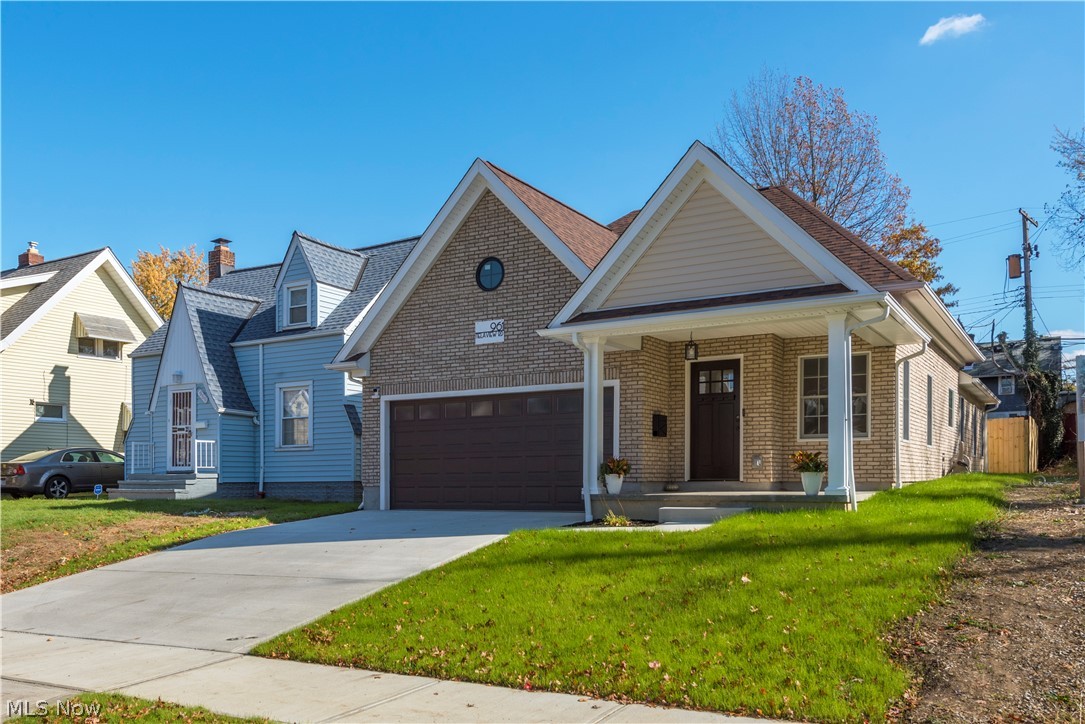 924 Greyton Cleveland Heights OH 44112