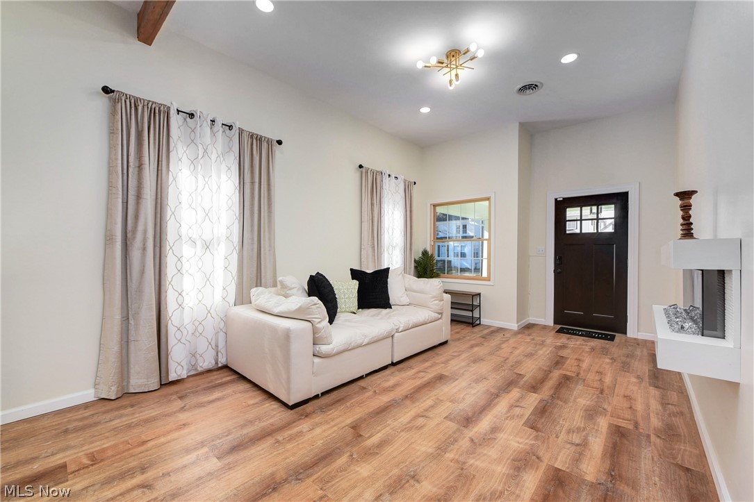 924 Greyton Cleveland Heights OH 44112