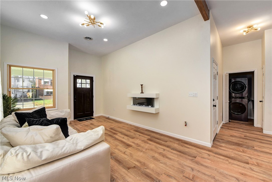 924 Greyton Cleveland Heights OH 44112