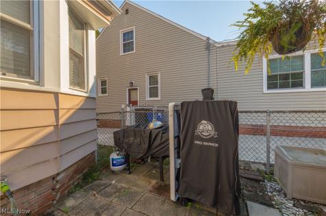 14427 Hollywood Avenue Cleveland OH 44111