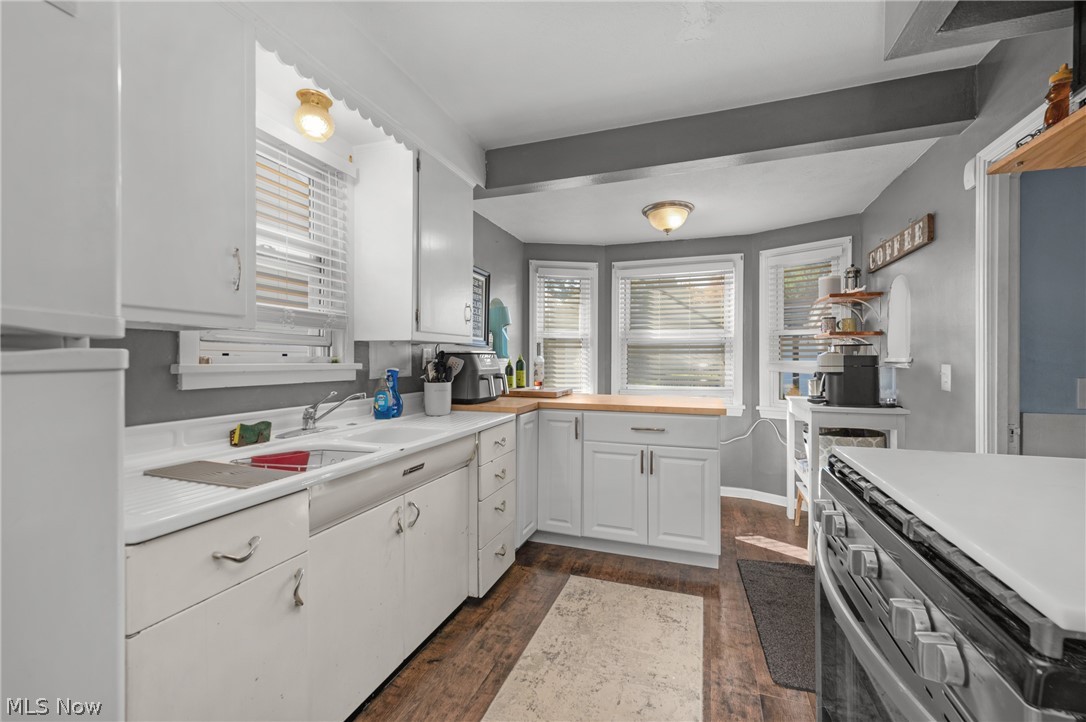 14427 Hollywood Avenue Cleveland OH 44111