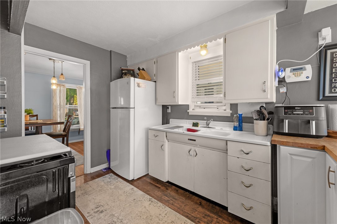 14427 Hollywood Avenue Cleveland OH 44111