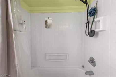 14427 Hollywood Avenue Cleveland OH 44111