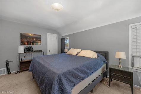 14427 Hollywood Avenue Cleveland OH 44111