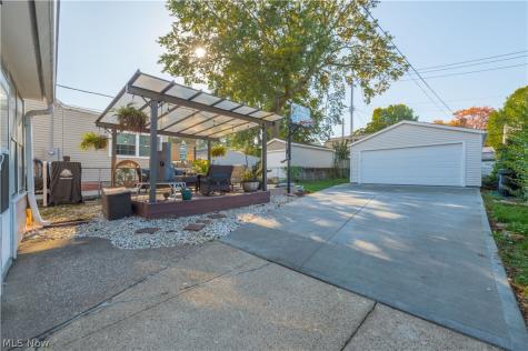 14427 Hollywood Avenue Cleveland OH 44111