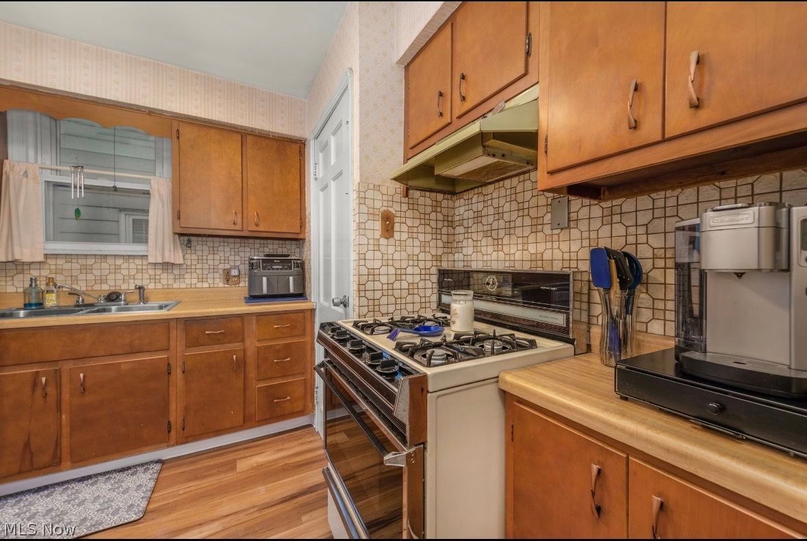 4501 W 174th Cleveland OH 44111