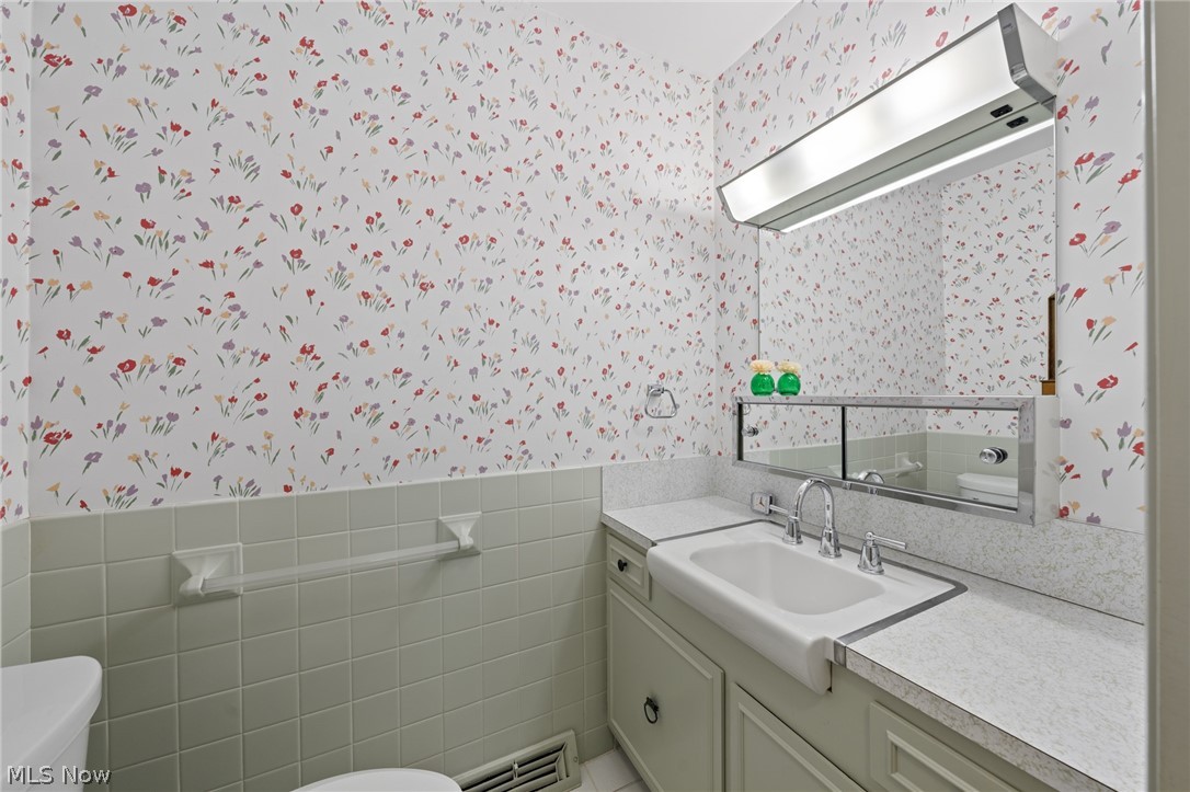 24170 Hermitage Road Shaker Heights OH 44122