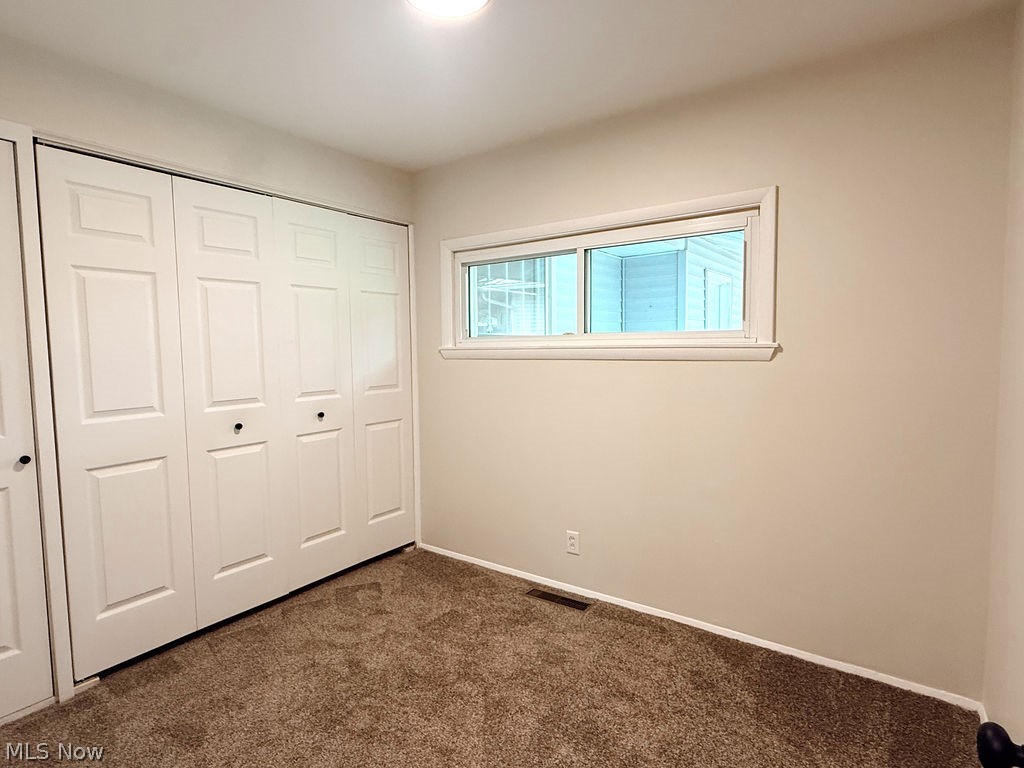 3086 Greenfield Warren OH 44485