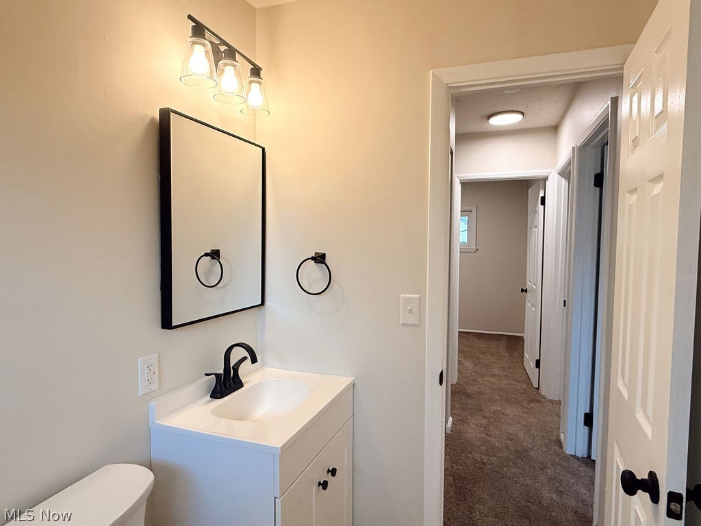 3086 Greenfield Warren OH 44485