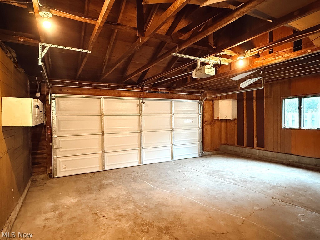 3086 Greenfield Warren OH 44485