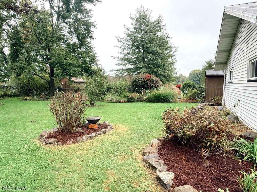 3086 Greenfield Warren OH 44485