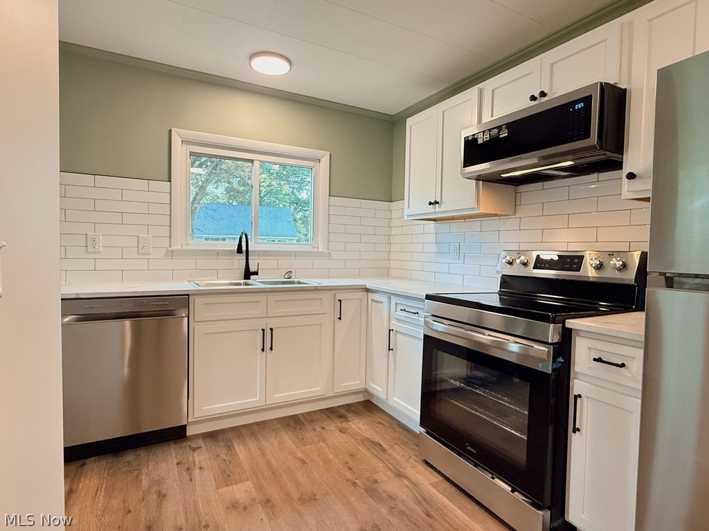 3086 Greenfield Warren OH 44485