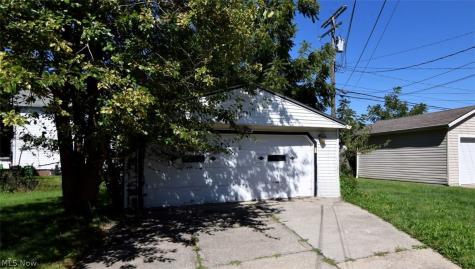 19701 Ormiston Avenue Cleveland OH 44119