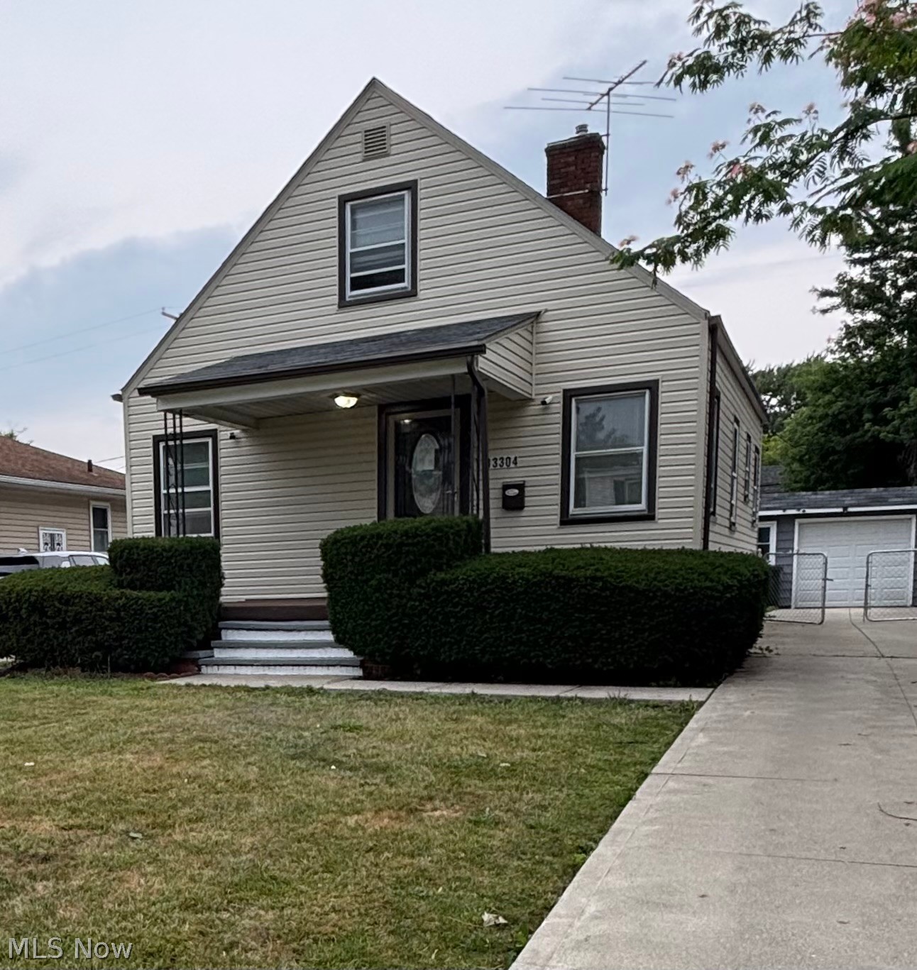13304 St James Avenue Cleveland OH 44135