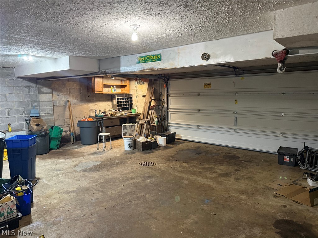 5920 Weaver Road New Franklin OH 44216