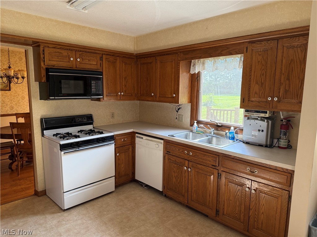 5920 Weaver Road New Franklin OH 44216