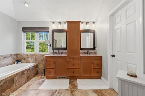 20108 Kylemore Drive Strongsville OH 44149