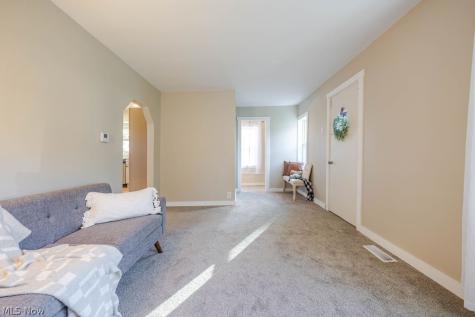 2239 Lake Road Akron OH 44312