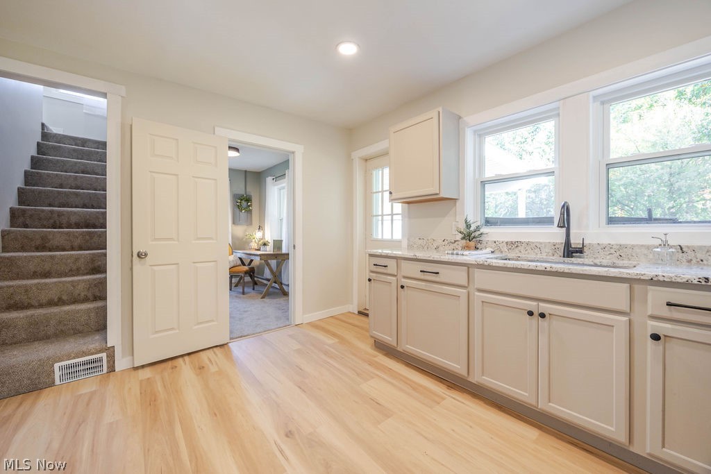 2239 Lake Road Akron OH 44312