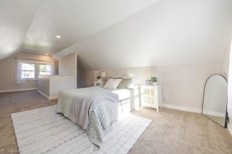 2239 Lake Road Akron OH 44312
