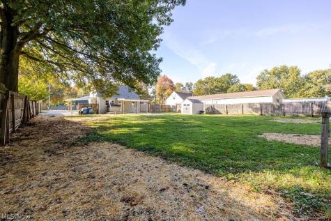 2239 Lake Road Akron OH 44312