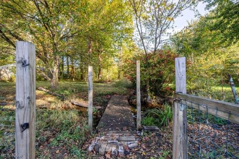 2239 Lake Road Akron OH 44312