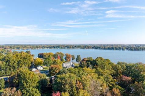 2239 Lake Road Akron OH 44312
