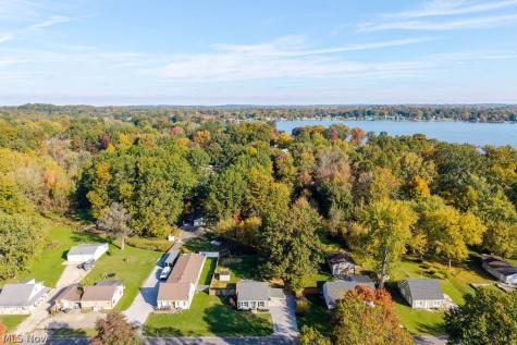 2239 Lake Road Akron OH 44312