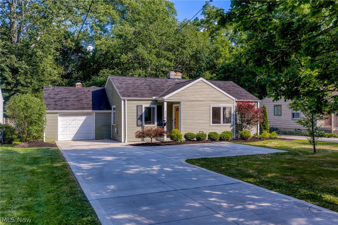 215 Miles Road Chagrin Falls OH 44022