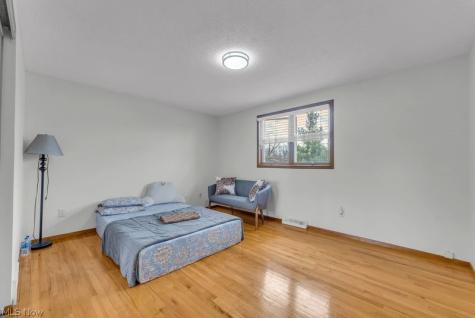462 Waterbury Drive Eastlake OH 44095