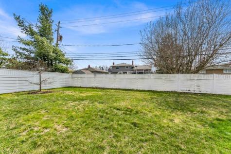 462 Waterbury Drive Eastlake OH 44095
