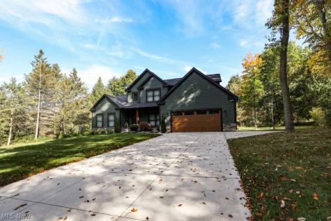 1105 Woodbend Road Ravenna OH 44266