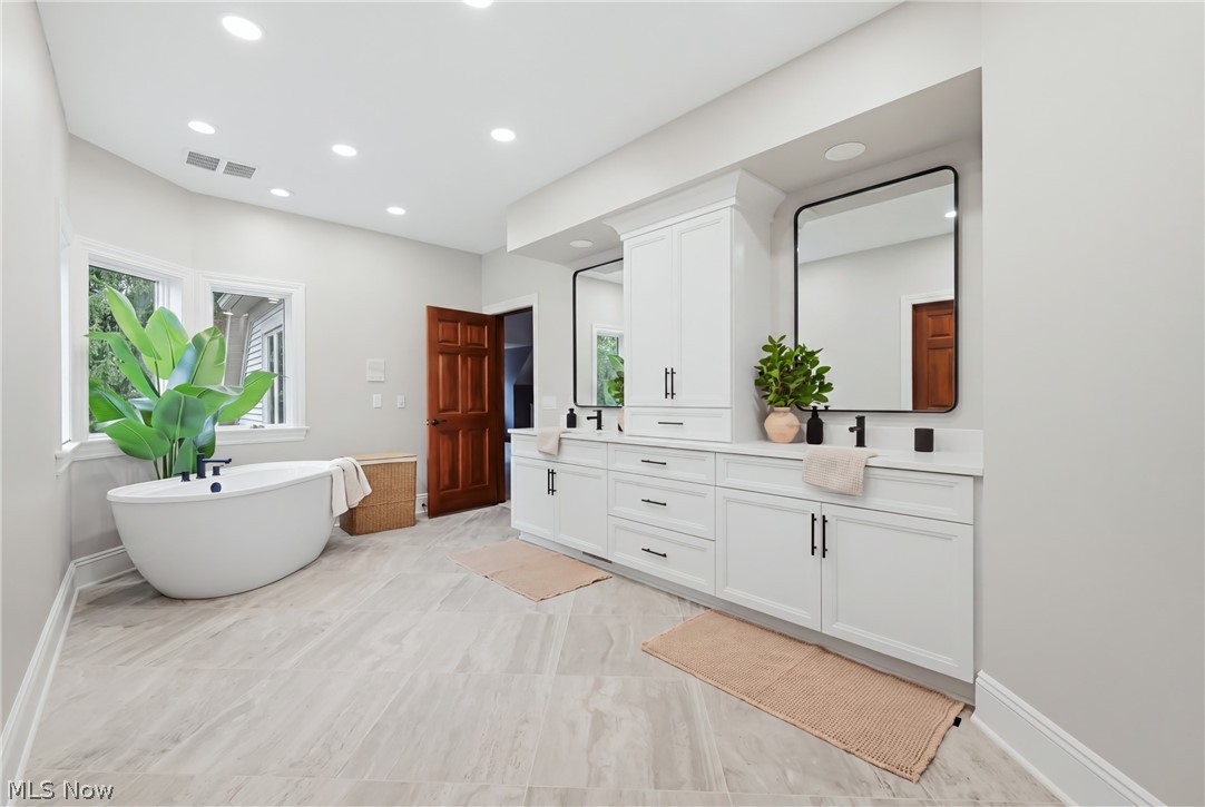 2731 Ravine Run Cortland OH 44410