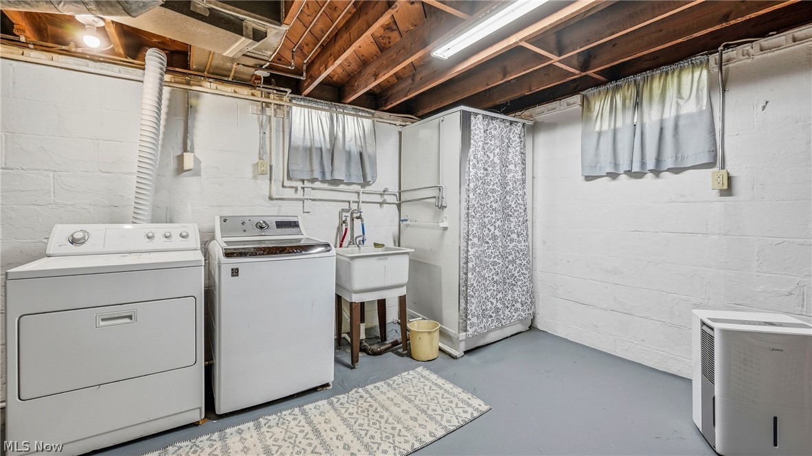 332 Caroline Avenue Hubbard OH 44425