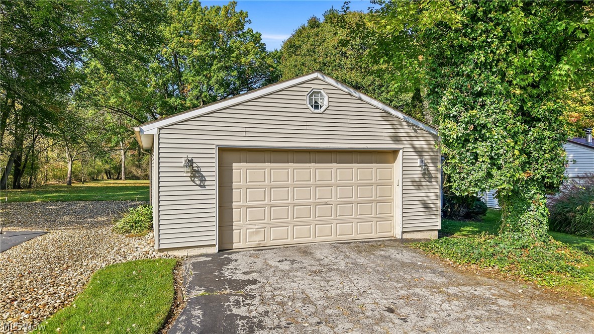 332 Caroline Avenue Hubbard OH 44425