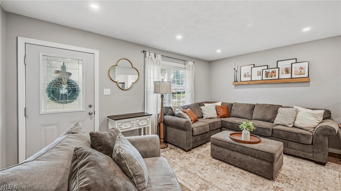 332 Caroline Avenue Hubbard OH 44425