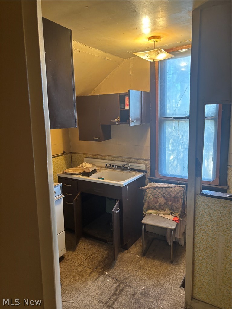 4096 E 66th Street Cleveland OH 44105