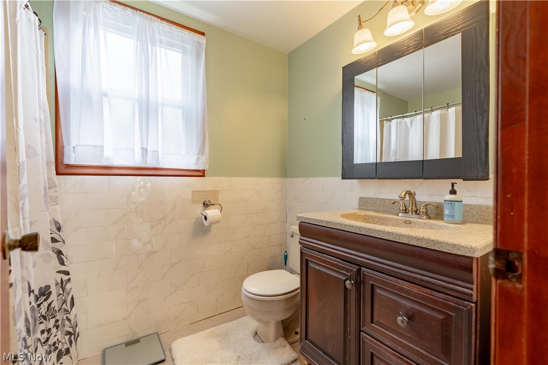 350 Lindy Lane Avenue NW North Canton OH 44720