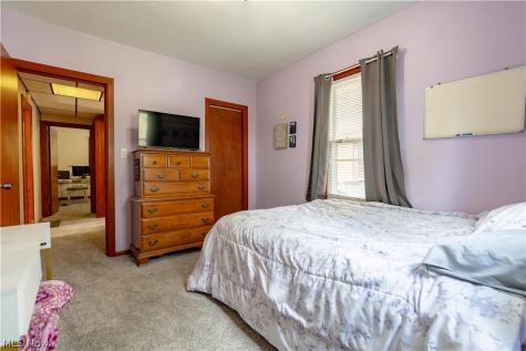 350 Lindy Lane Avenue NW North Canton OH 44720