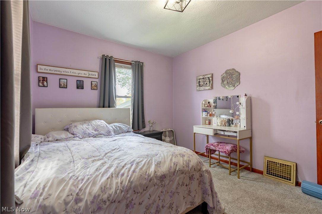 350 Lindy Lane Avenue NW North Canton OH 44720