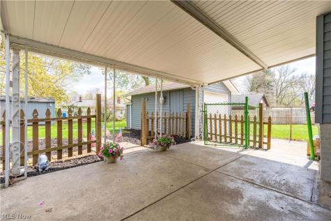 350 Lindy Lane Avenue NW North Canton OH 44720