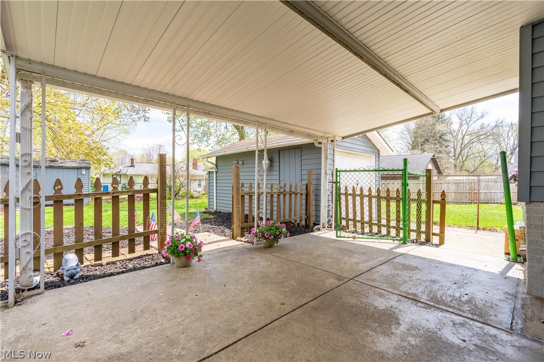 350 Lindy Lane Avenue NW North Canton OH 44720