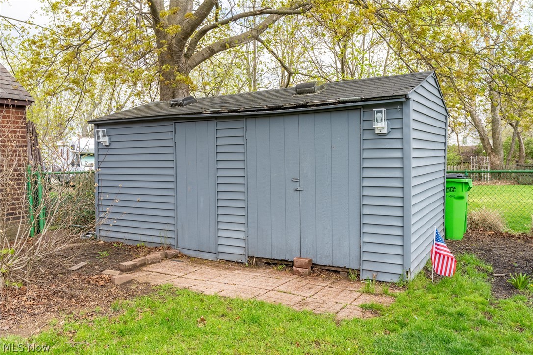 350 Lindy Lane Avenue NW North Canton OH 44720
