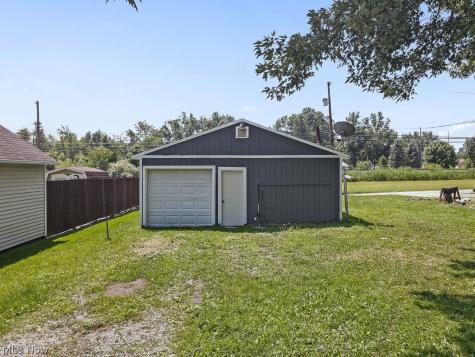 631 W Oregon Avenue Sebring OH 44672