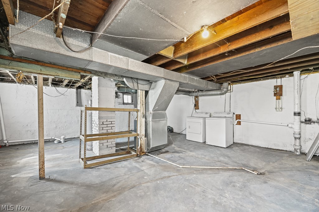 631 W Oregon Avenue Sebring OH 44672