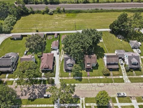 631 W Oregon Avenue Sebring OH 44672