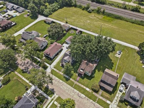 631 W Oregon Avenue Sebring OH 44672