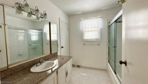 26888 Sweetbriar Drive North Olmsted OH 44070